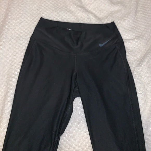 Nike Dri-Fit cropped leggings - Picture 2 of 3